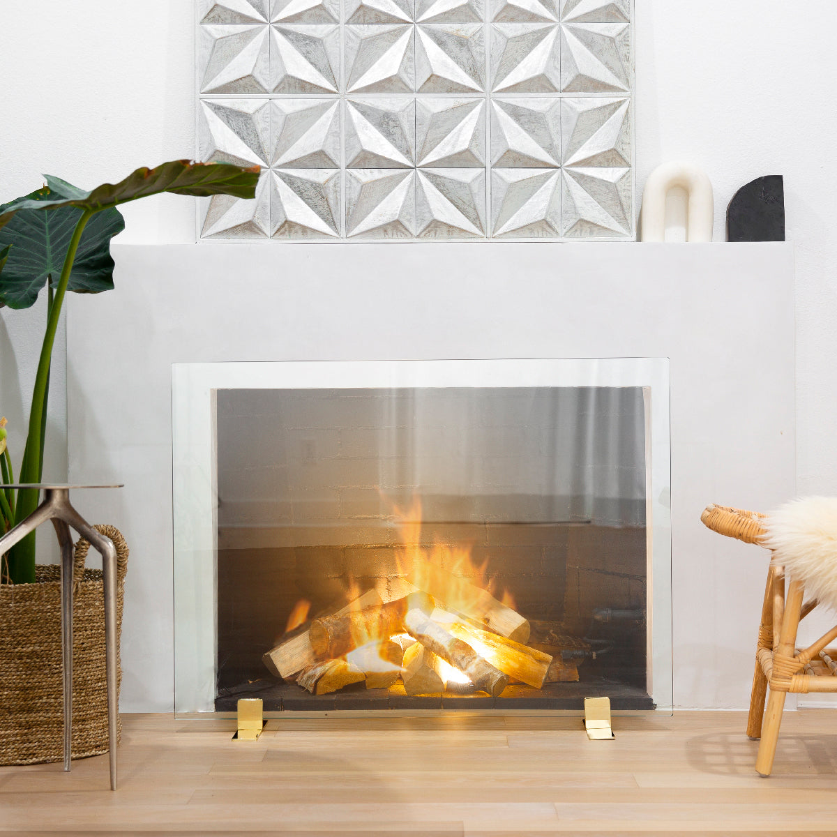 Single Panel Tempered Glass Fireplace Screen Freestanding Fire Place